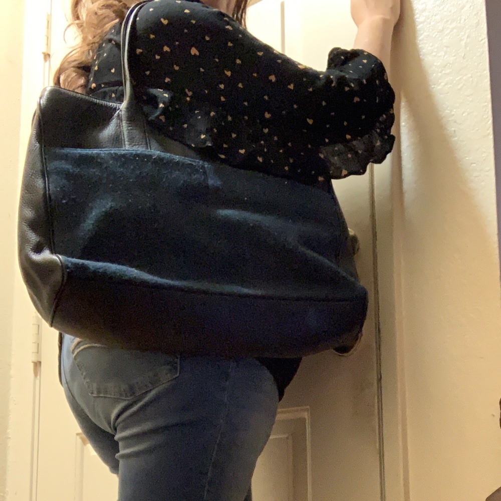 Tory Burch Black/Navy Handbag - Picture 7 of 7